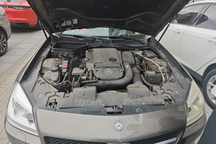 Used Mercedes-Benz SLK-Class 2011 SLK 200 Fashion Model Engine Bay