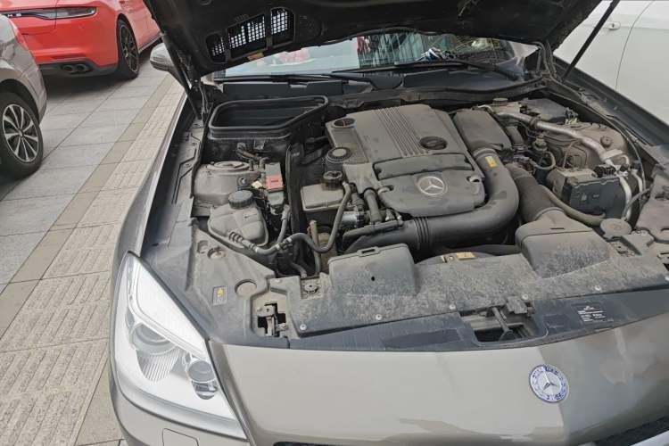 Used Mercedes-Benz SLK-Class 2011 SLK 200 Fashion Model Engine Bay Right