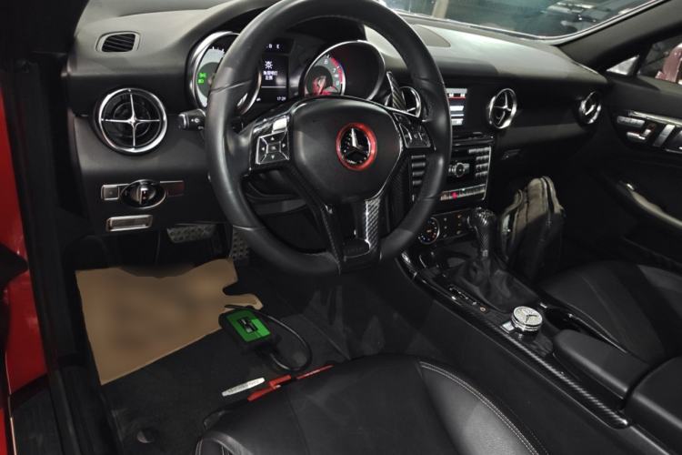 Used Mercedes-Benz SLK-Class 2011 SLK 200 Fashion Model Center Console