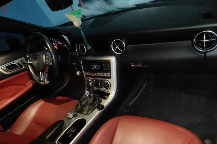 Used Mercedes-Benz SLK-Class 2011 SLK 200 Fashion Model Center Console