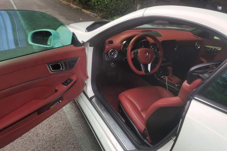 Used Mercedes-Benz SLK-Class 2011 SLK 200 Luxury Sports Model Driver Seat