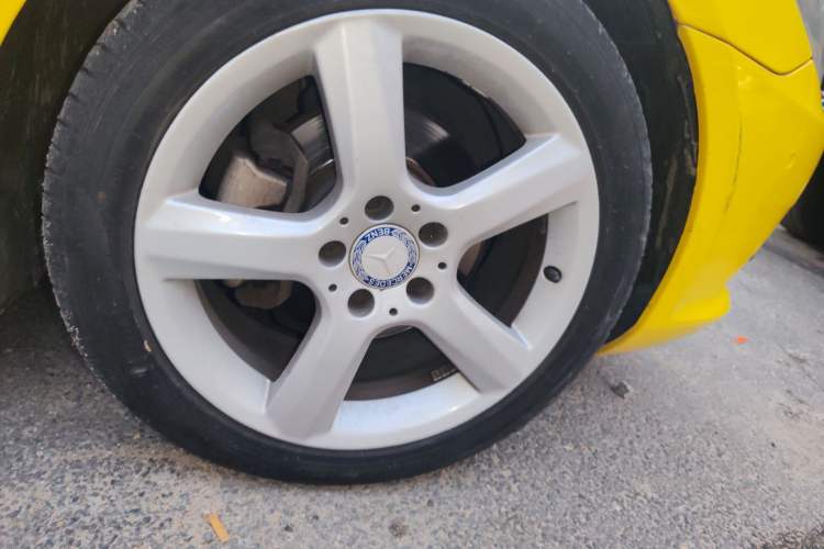 Used Mercedes-Benz SLK-Class 2011 SLK 200 Fashion Model Right Front Wheel Hub