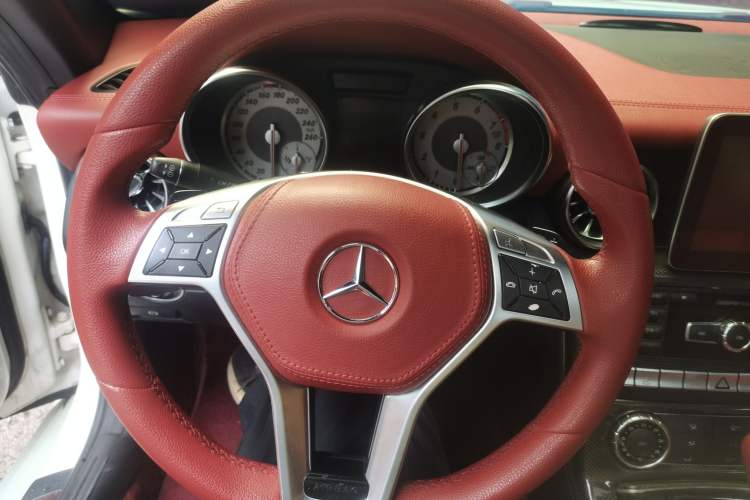 Used Mercedes-Benz SLK-Class 2011 SLK 200 Luxury Sports Model Steering Wheel