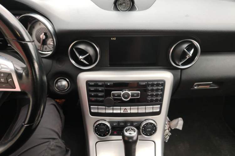 Used Mercedes-Benz SLK-Class 2011 SLK 350 Audio And AC Panel
