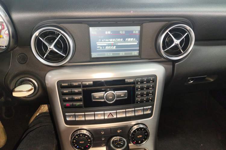 Used Mercedes-Benz SLK-Class 2011 SLK 200 Fashion Model Audio And AC Panel