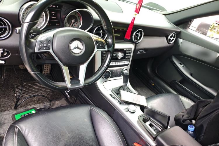 Used Mercedes-Benz SLK-Class 2011 SLK 200 Fashion Model Center Console