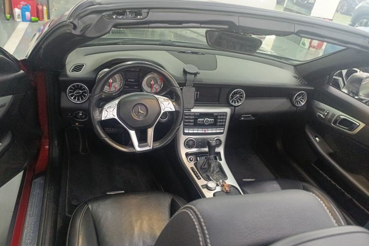 Used Mercedes-Benz SLK-Class 2011 SLK 200 Fashion Model Center Console