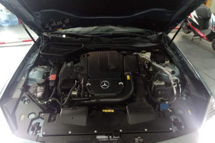 Used Mercedes-Benz SLK-Class 2011 SLK 200 Fashion Model Engine Bay