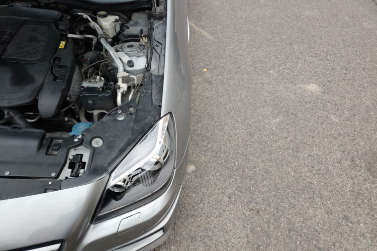 Used Mercedes-Benz SLK-Class 2011 SLK 350 Engine Bay Left
