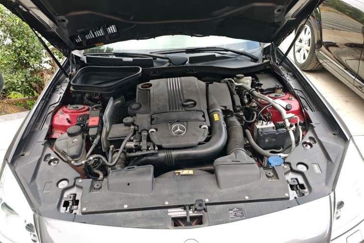 Used Mercedes-Benz SLK-Class 2011 SLK 200 Fashion Model Engine Bay