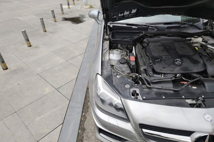 Used Mercedes-Benz SLK-Class 2011 SLK 350 Engine Bay Right
