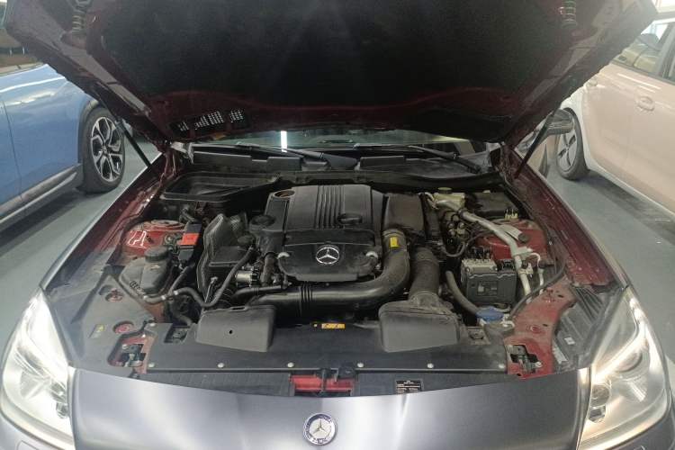 Used Mercedes-Benz SLK-Class 2011 SLK 200 Fashion Model Engine Bay