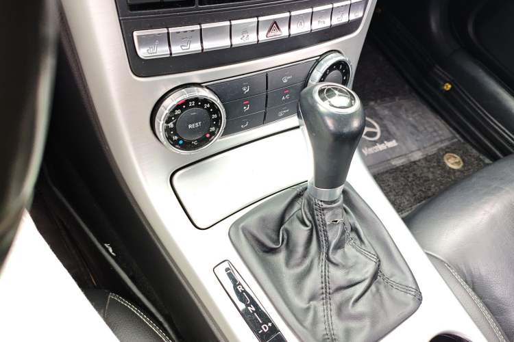 Used Mercedes-Benz SLK-Class 2011 SLK 200 Fashion Model Gear Lever