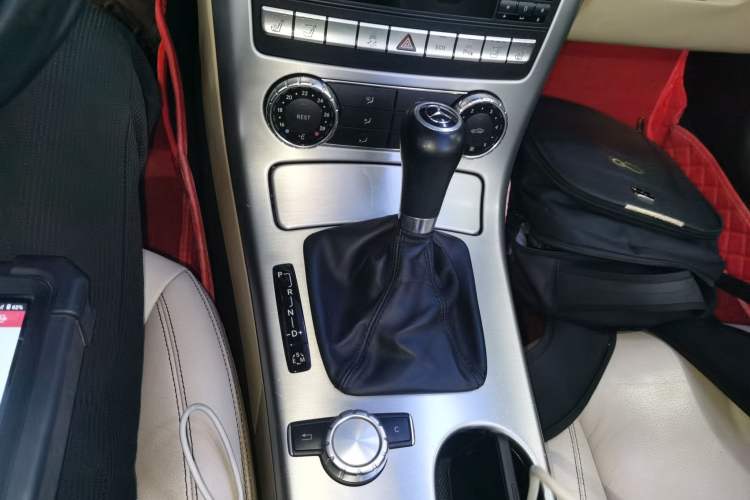 Used Mercedes-Benz SLK-Class 2011 SLK 200 Fashion Model Gear Lever
