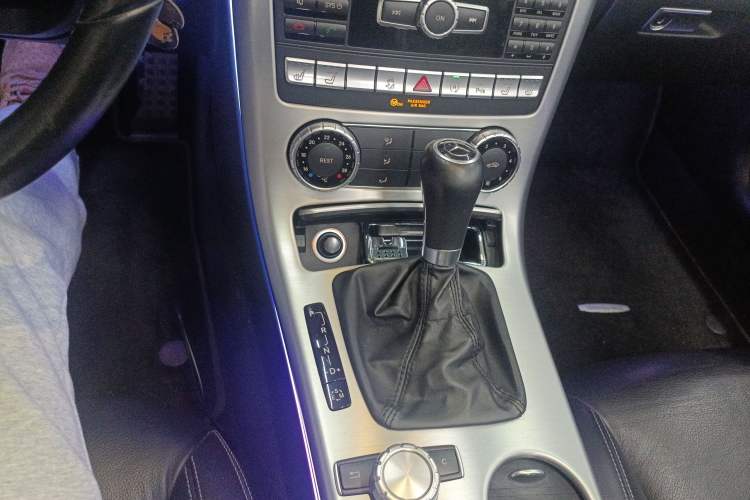 Used Mercedes-Benz SLK-Class 2011 SLK 200 Fashion Model Gear Lever