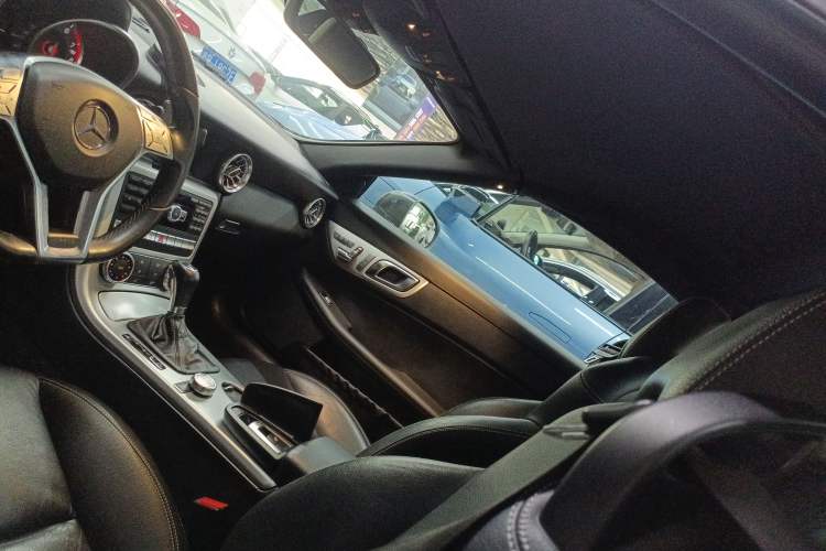 Used Mercedes-Benz SLK-Class 2011 SLK 200 Fashion Model Headliner