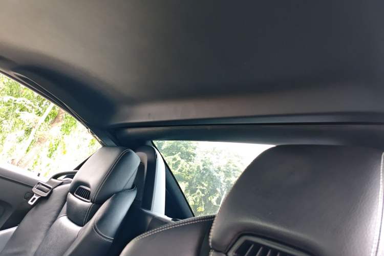 Used Mercedes-Benz SLK-Class 2011 SLK 200 Fashion Model Headliner