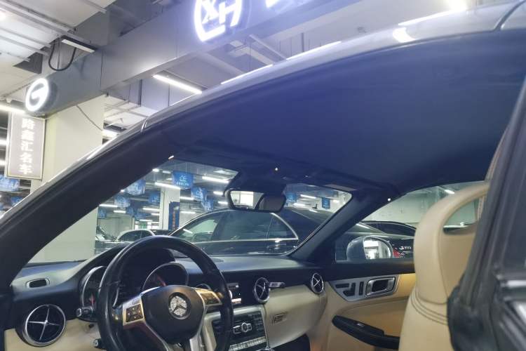 Used Mercedes-Benz SLK-Class 2011 SLK 200 Fashion Model Headliner