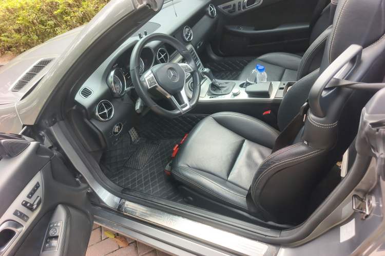Used Mercedes-Benz SLK-Class 2011 SLK 200 Fashion Model Left Front Seat