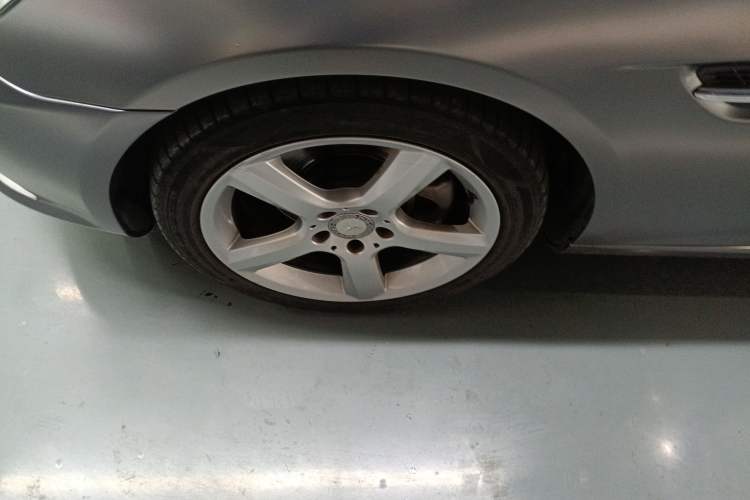 Used Mercedes-Benz SLK-Class 2011 SLK 200 Fashion Model Left Front Wheel Hub