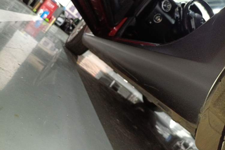 Used Mercedes-Benz SLK-Class 2011 SLK 200 Fashion Model Left Side Sill