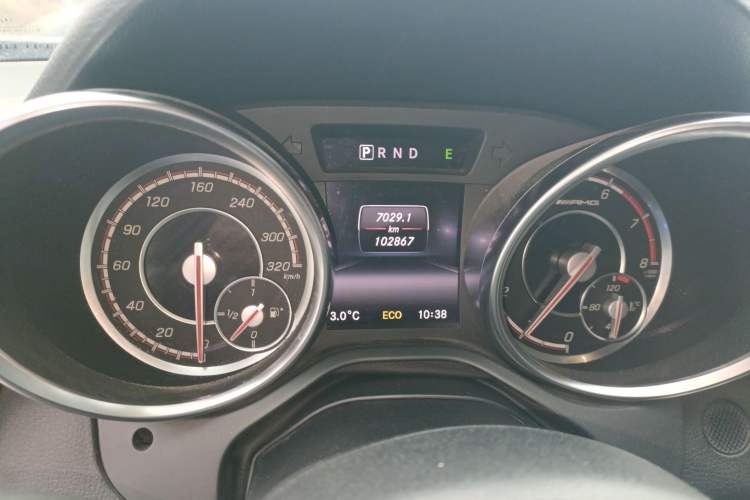 Used Mercedes-Benz SLK-Class 2011 SLK 200 Luxury Sports Model Odometer Close Up