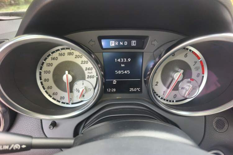 Used Mercedes-Benz SLK-Class 2011 SLK 200 Fashion Model Odometer Close Up