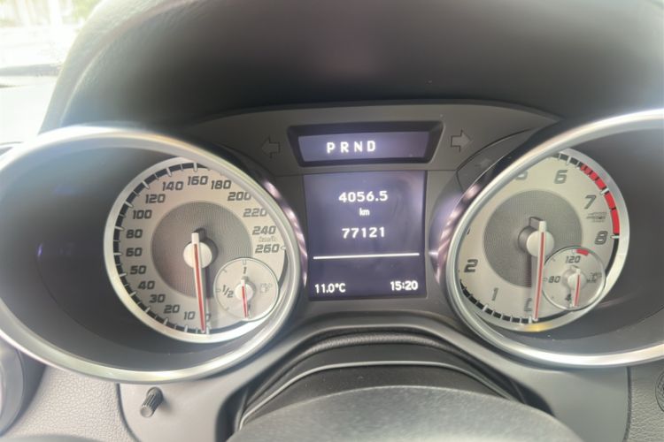 Used Mercedes-Benz SLK-Class 2011 SLK 200 Fashion Model Odometer Close Up