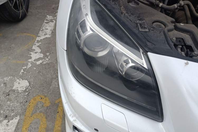 Used Mercedes-Benz SLK-Class 2011 SLK 200 Luxury Sports Model Right Front Headlight