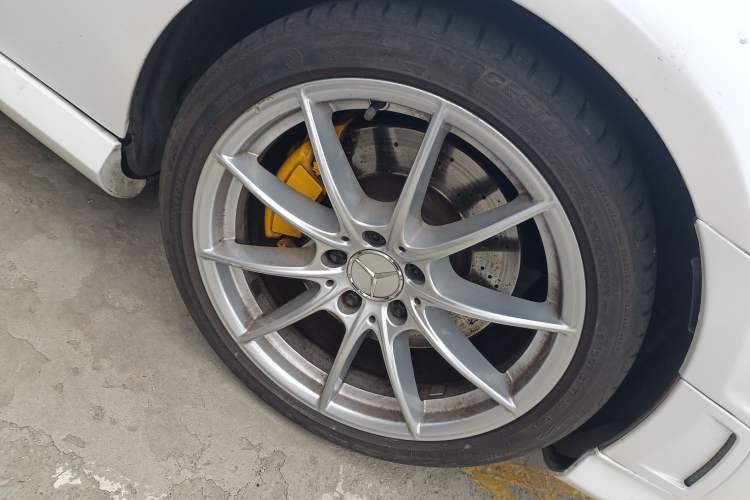 Used Mercedes-Benz SLK-Class 2011 SLK 200 Luxury Sports Model Right Front Wheel Hub