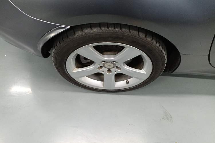 Used Mercedes-Benz SLK-Class 2011 SLK 200 Fashion Model Right Rear Wheel Hub