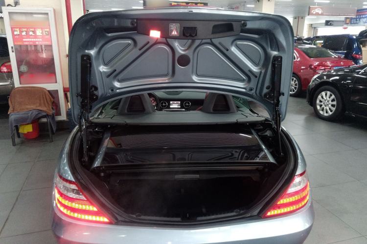 Used Mercedes-Benz SLK-Class 2011 SLK 200 Fashion Model Trunk