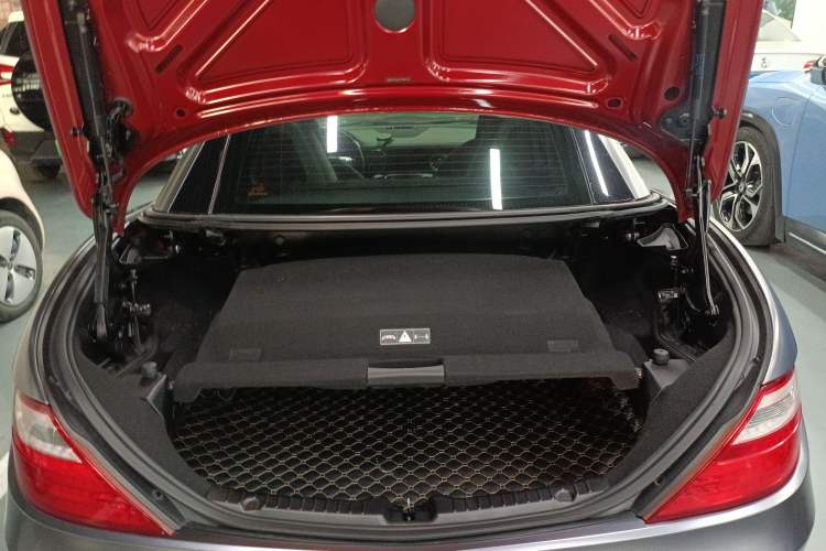 Used Mercedes-Benz SLK-Class 2011 SLK 200 Fashion Model Trunk