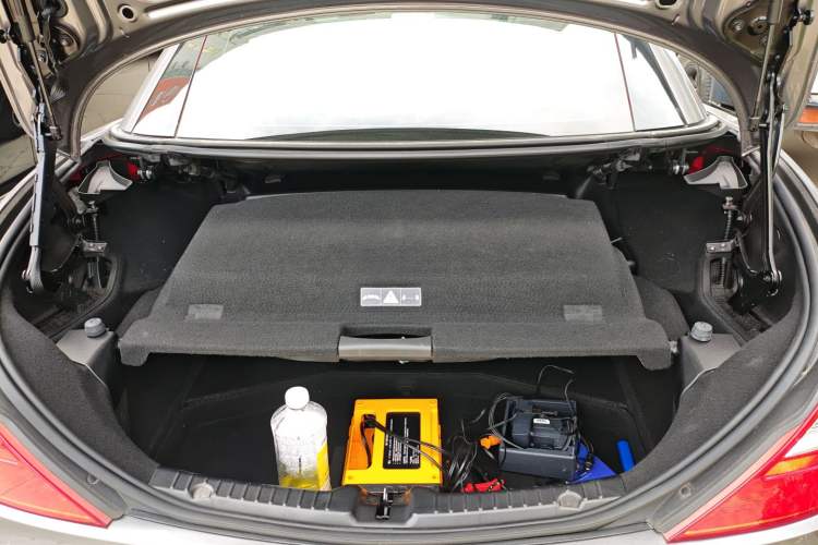 Used Mercedes-Benz SLK-Class 2011 SLK 200 Fashion Model Trunk