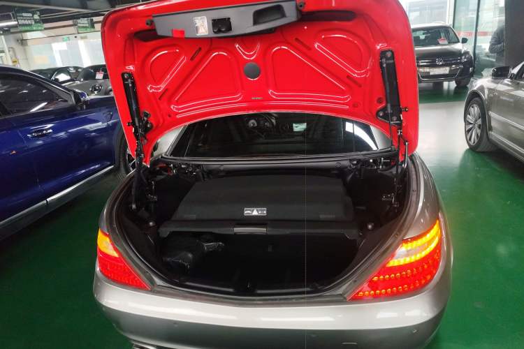 Used Mercedes-Benz SLK-Class 2011 SLK 200 Fashion Model Trunk