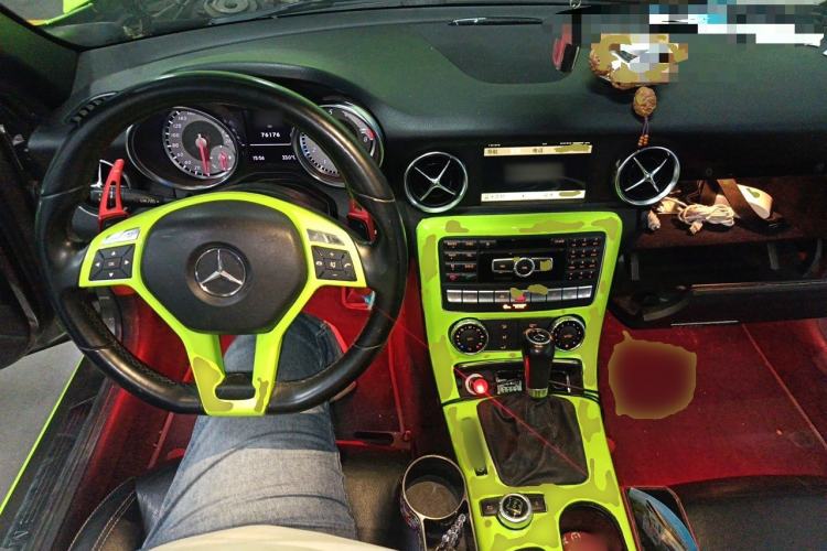 Used Mercedes-Benz SLK-Class 2011 SLK 200 Fashion Model Center Console