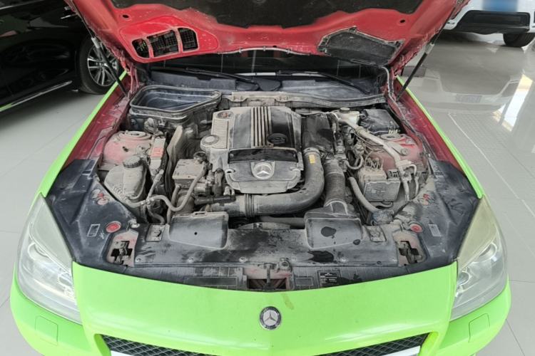 Used Mercedes-Benz SLK-Class 2011 SLK 200 Fashion Model Engine Bay