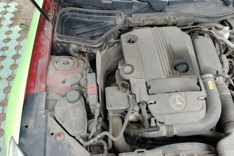 Used Mercedes-Benz SLK-Class 2011 SLK 200 Fashion Model Engine Bay Right
