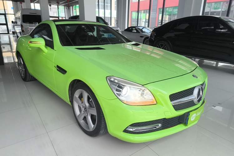 Used Mercedes-Benz SLK-Class 2011 SLK 200 Fashion Model Front Right 45 Deg
