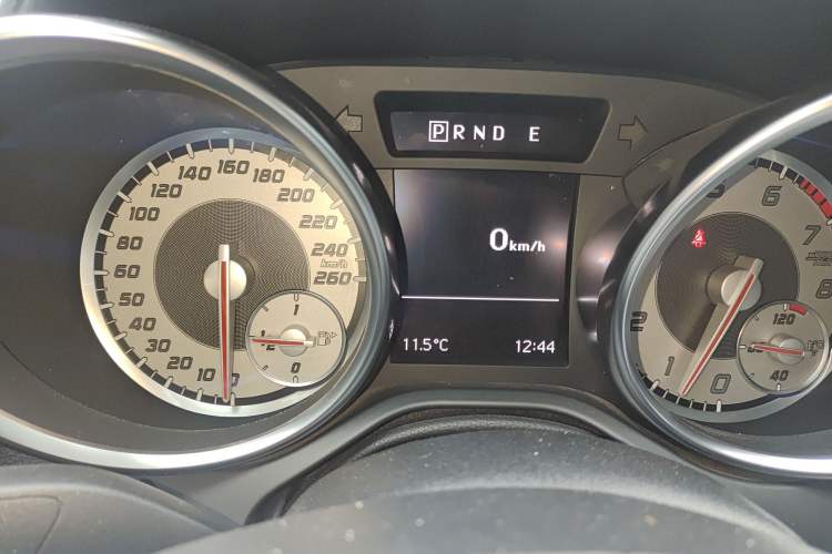 Used Mercedes-Benz SLK-Class 2011 SLK 200 Fashion Model Instrument Cluster