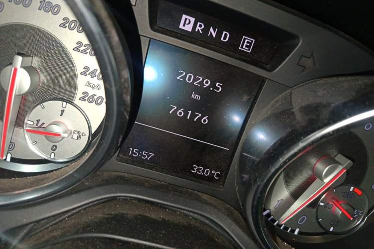 Used Mercedes-Benz SLK-Class 2011 SLK 200 Fashion Model Odometer Close Up