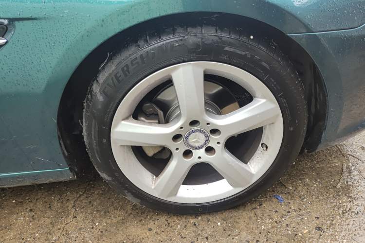 Used Mercedes-Benz SLK-Class 2011 SLK 200 Fashion Model Right Front Wheel Hub