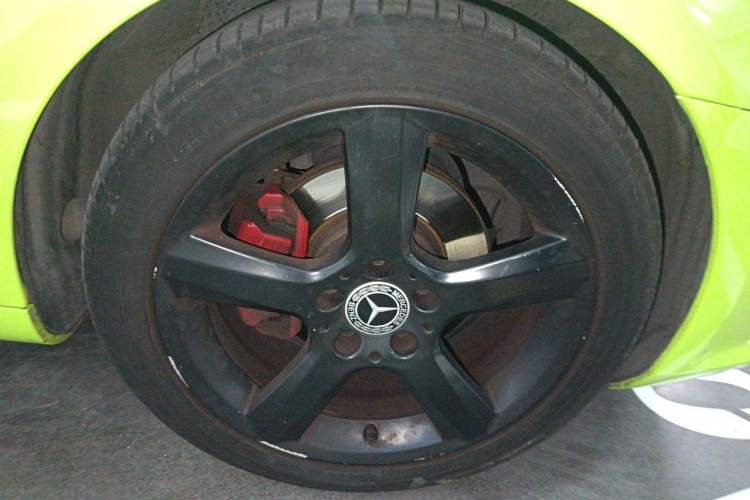 Used Mercedes-Benz SLK-Class 2011 SLK 200 Fashion Model Right Front Wheel Hub