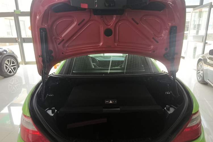 Used Mercedes-Benz SLK-Class 2011 SLK 200 Fashion Model Trunk