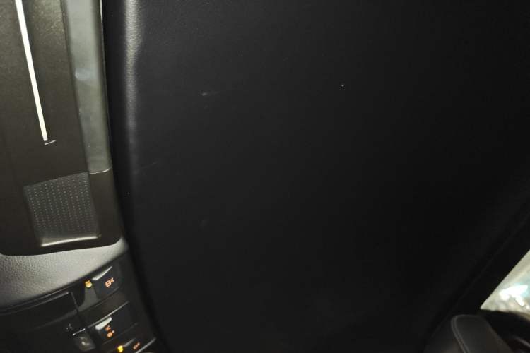 Used Mercedes-Benz SLK-Class 2011 SLK 200 Fashion Model Headliner
