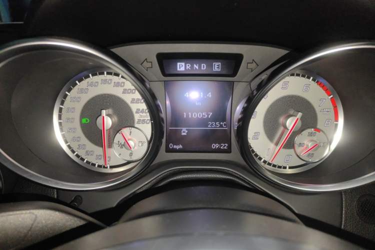 Used Mercedes-Benz SLK-Class 2011 SLK 200 Fashion Model Odometer Close Up
