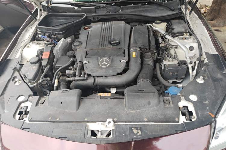 Used Mercedes-Benz SLK-Class 2011 SLK 200 Fashion Model Engine Bay