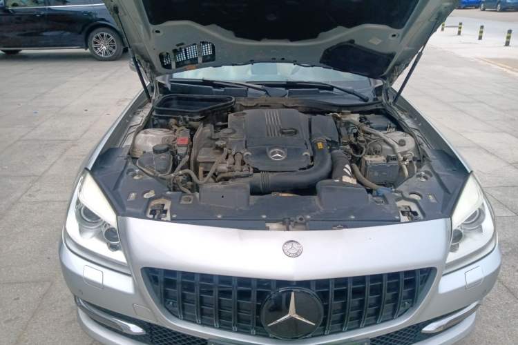 Used Mercedes-Benz SLK-Class 2011 SLK 200 Fashion Model Engine Bay