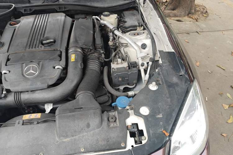Used Mercedes-Benz SLK-Class 2011 SLK 200 Fashion Model Engine Bay Left