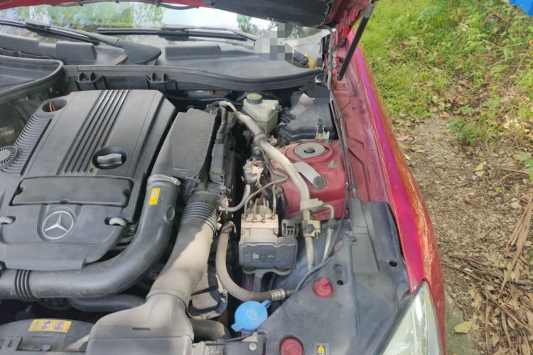 Used Mercedes-Benz SLK-Class 2011 SLK 200 Fashion Model Engine Bay Left